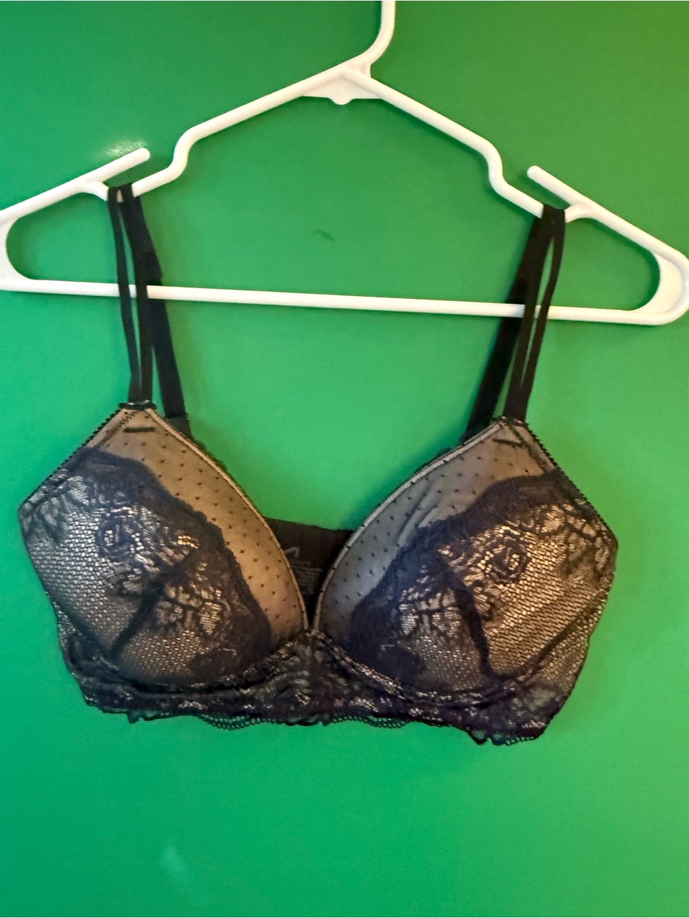 Maidenform Black Lace Soft Cup/No Underwire Bra with Sheer Dot Accents
